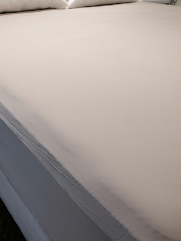 SILENCIO Satin Fitted Sheet 200x200 Taupe G15